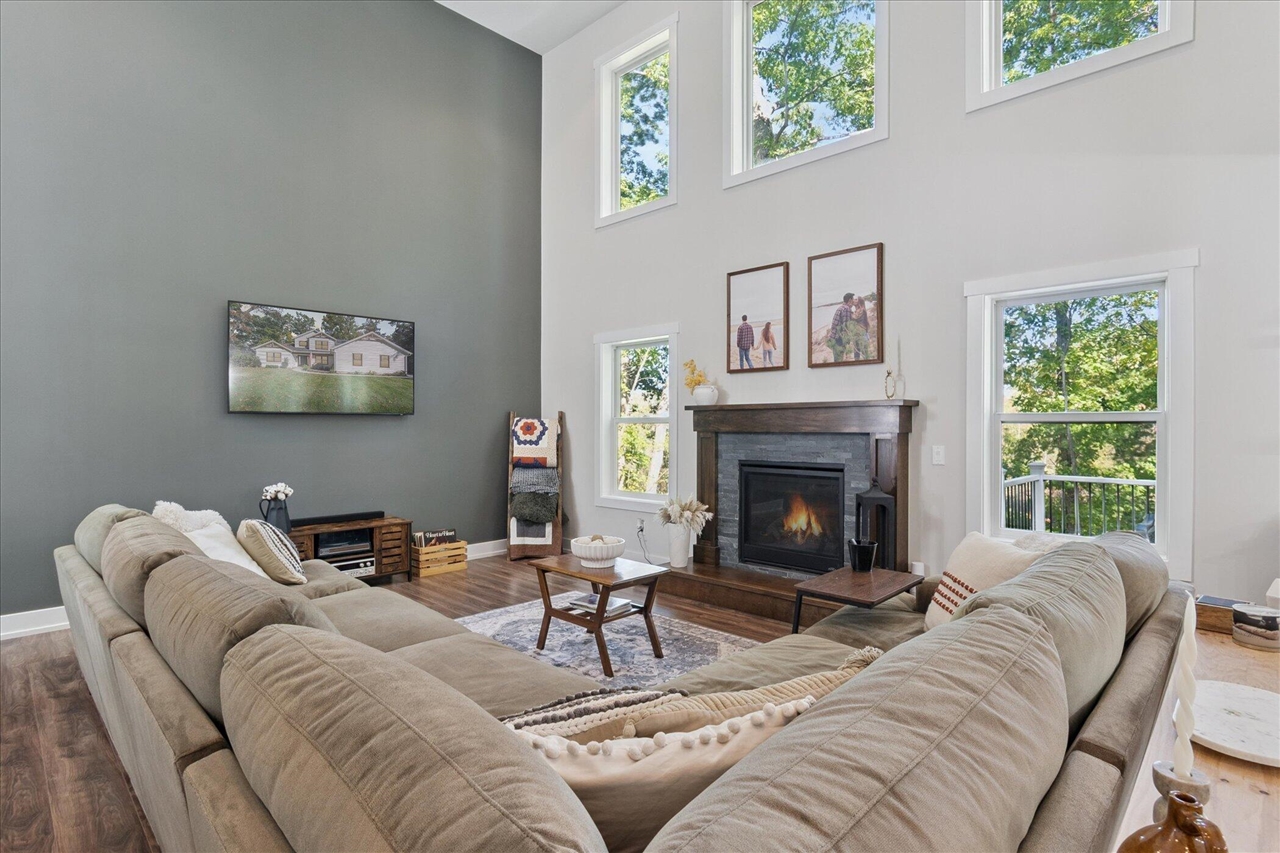 3739 Lake Bluff Drive, Grass Lake, MI, 49240-8955