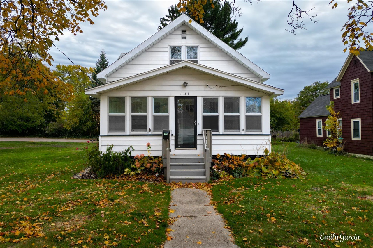 1151 W Dale Avenue, Muskegon, MI, 49441-2208