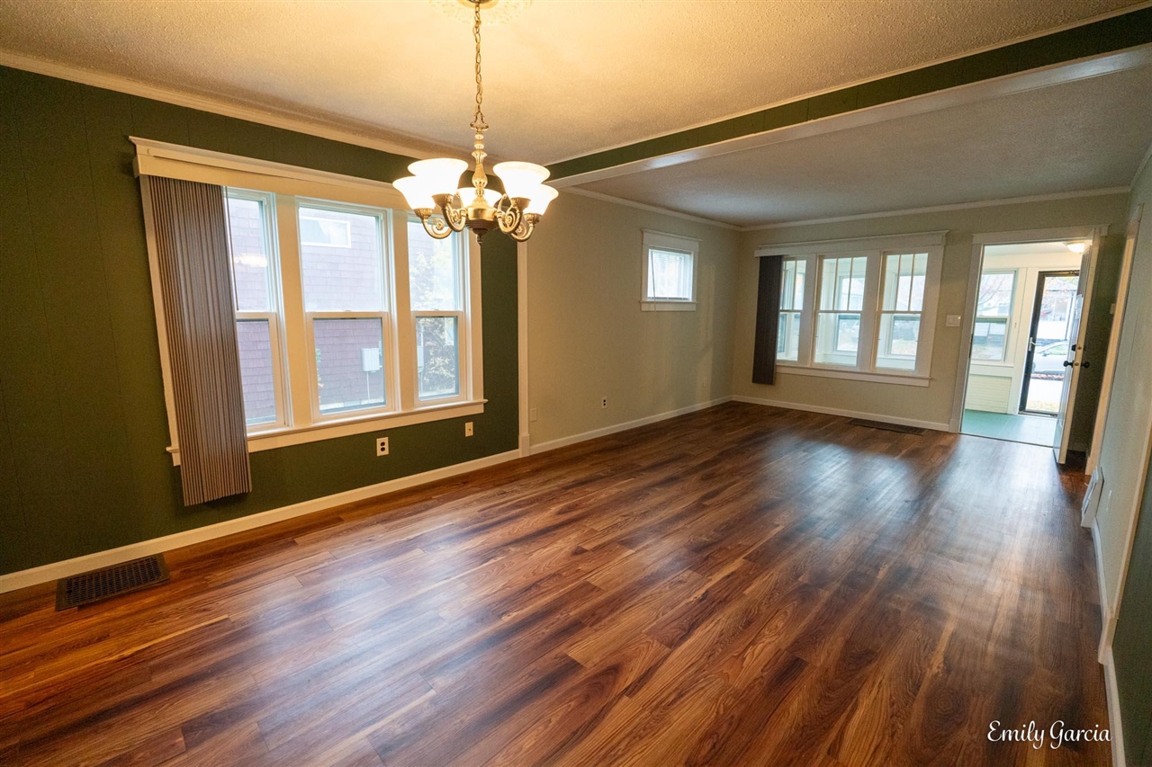 1151 W Dale Avenue, Muskegon, MI, 49441-2208