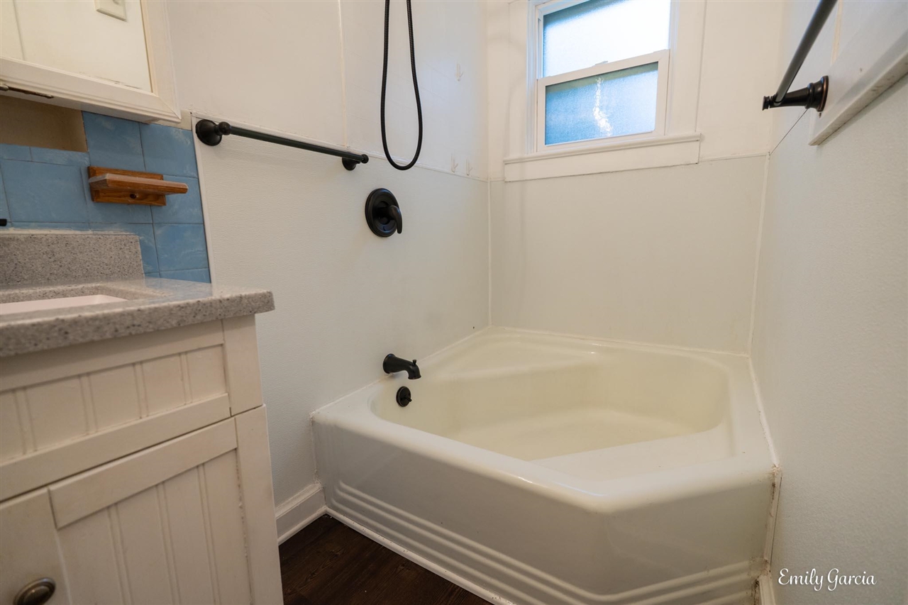 1151 W Dale Avenue, Muskegon, MI, 49441-2208