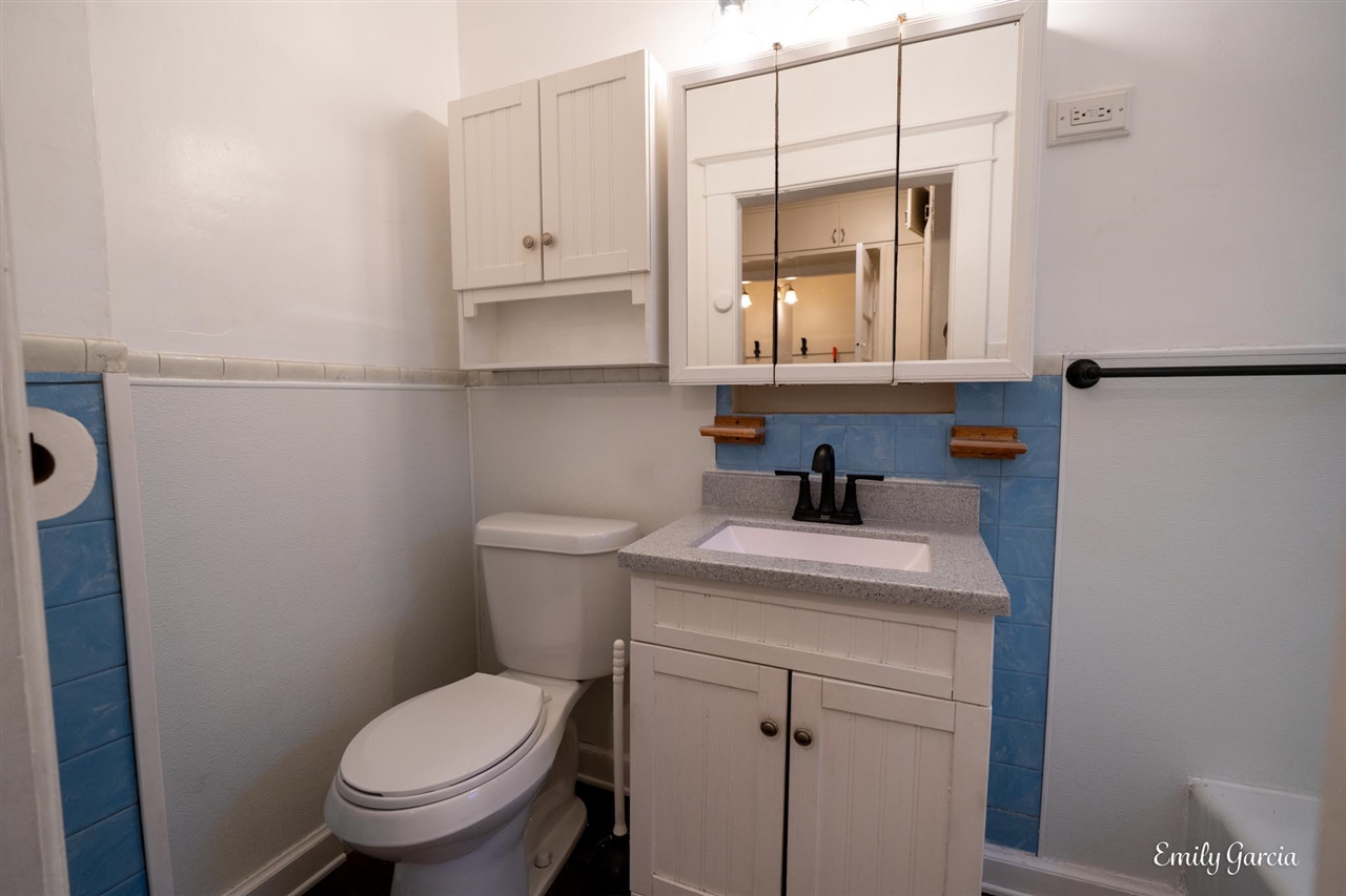 1151 W Dale Avenue, Muskegon, MI, 49441-2208