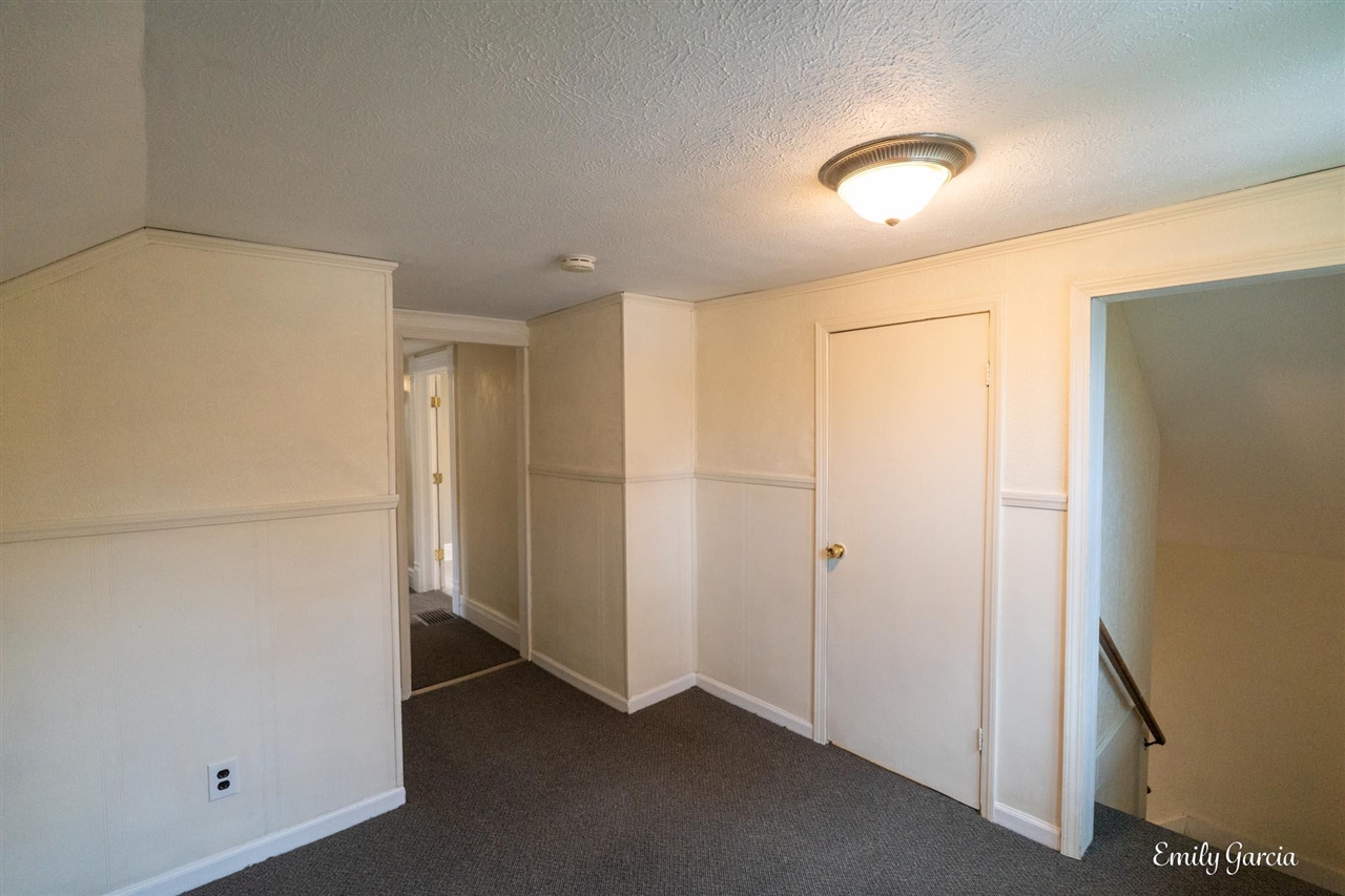 1151 W Dale Avenue, Muskegon, MI, 49441-2208