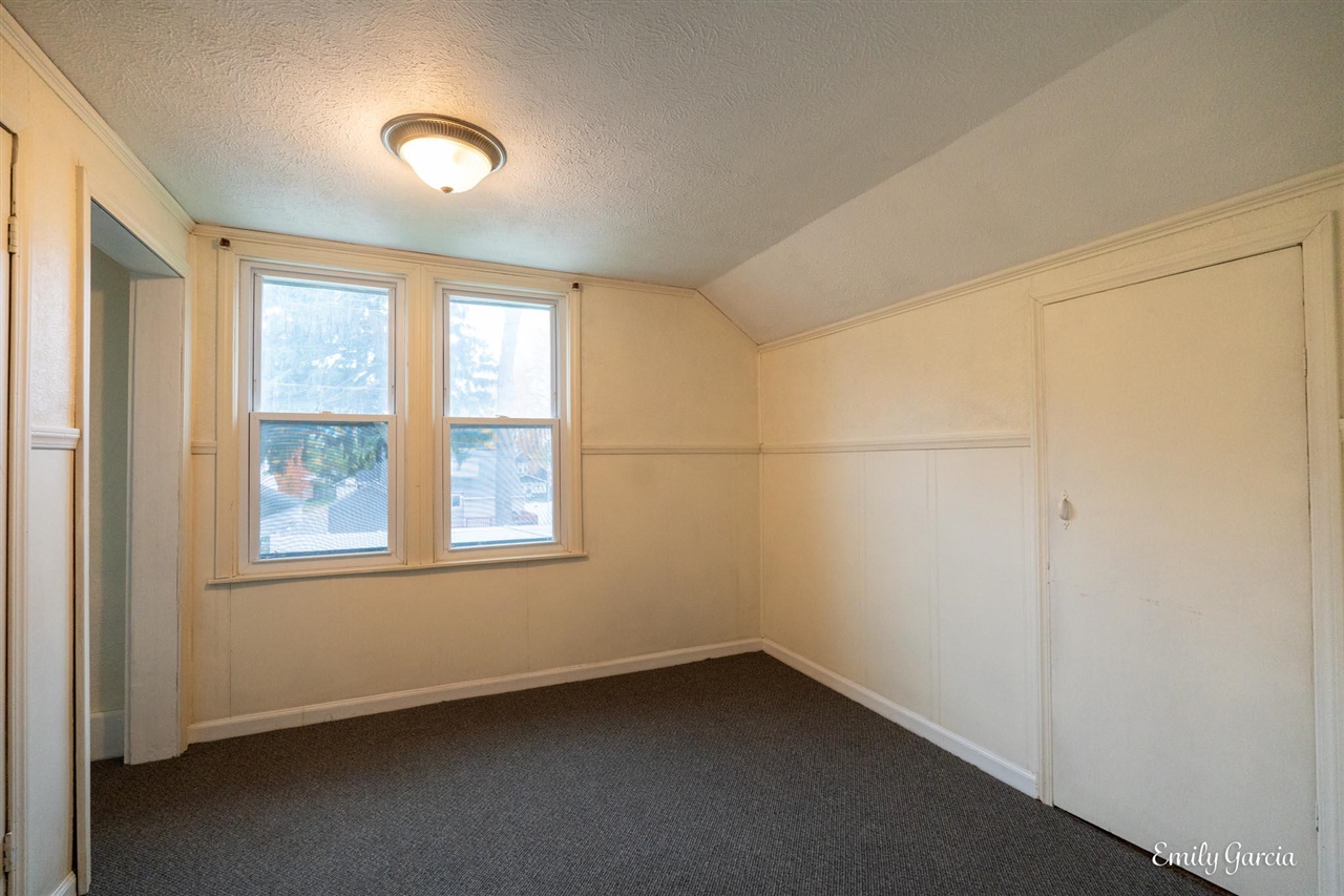 1151 W Dale Avenue, Muskegon, MI, 49441-2208