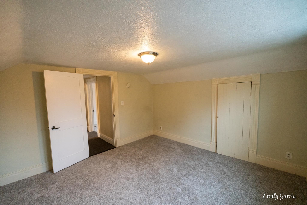 1151 W Dale Avenue, Muskegon, MI, 49441-2208