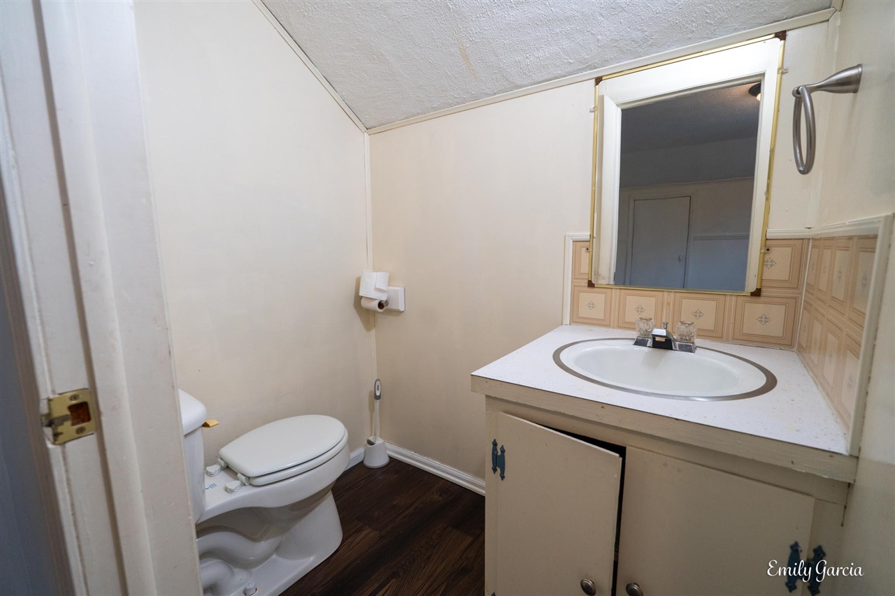 1151 W Dale Avenue, Muskegon, MI, 49441-2208