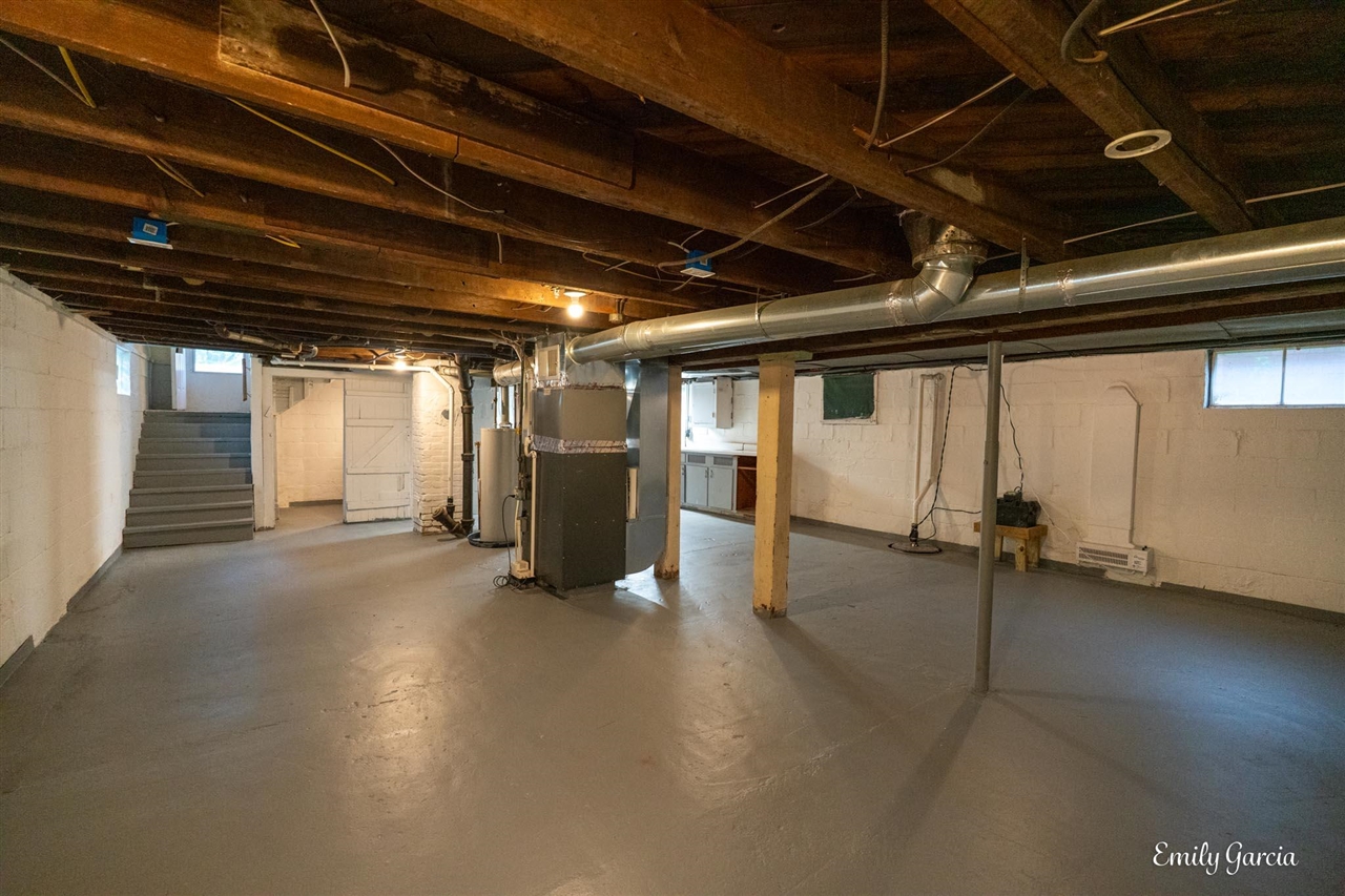 1151 W Dale Avenue, Muskegon, MI, 49441-2208