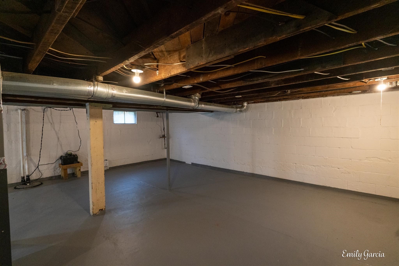 1151 W Dale Avenue, Muskegon, MI, 49441-2208