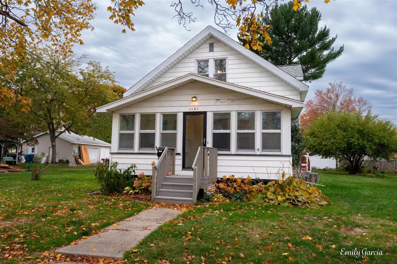 1151 W Dale Avenue, Muskegon, MI, 49441-2208