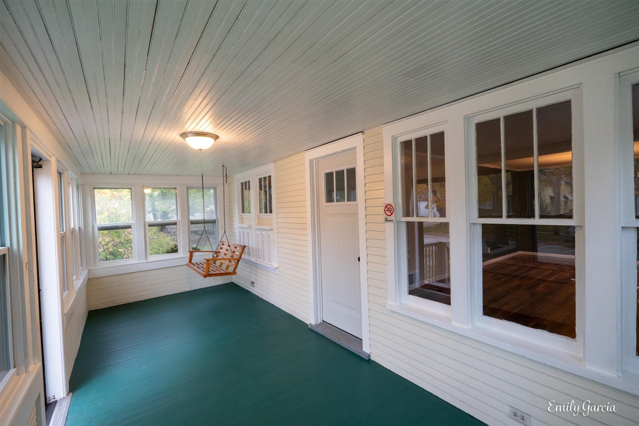 1151 W Dale Avenue, Muskegon, MI, 49441-2208