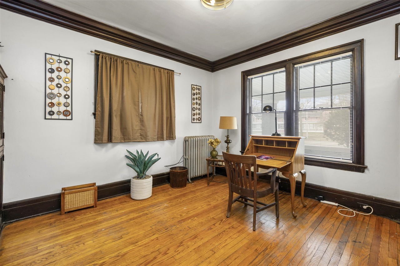 561 E Grand Boulevard, Detroit, MI, 48207-3533