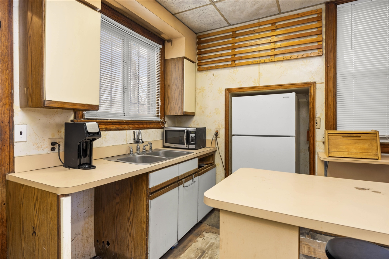 561 E Grand Boulevard, Detroit, MI, 48207-3533