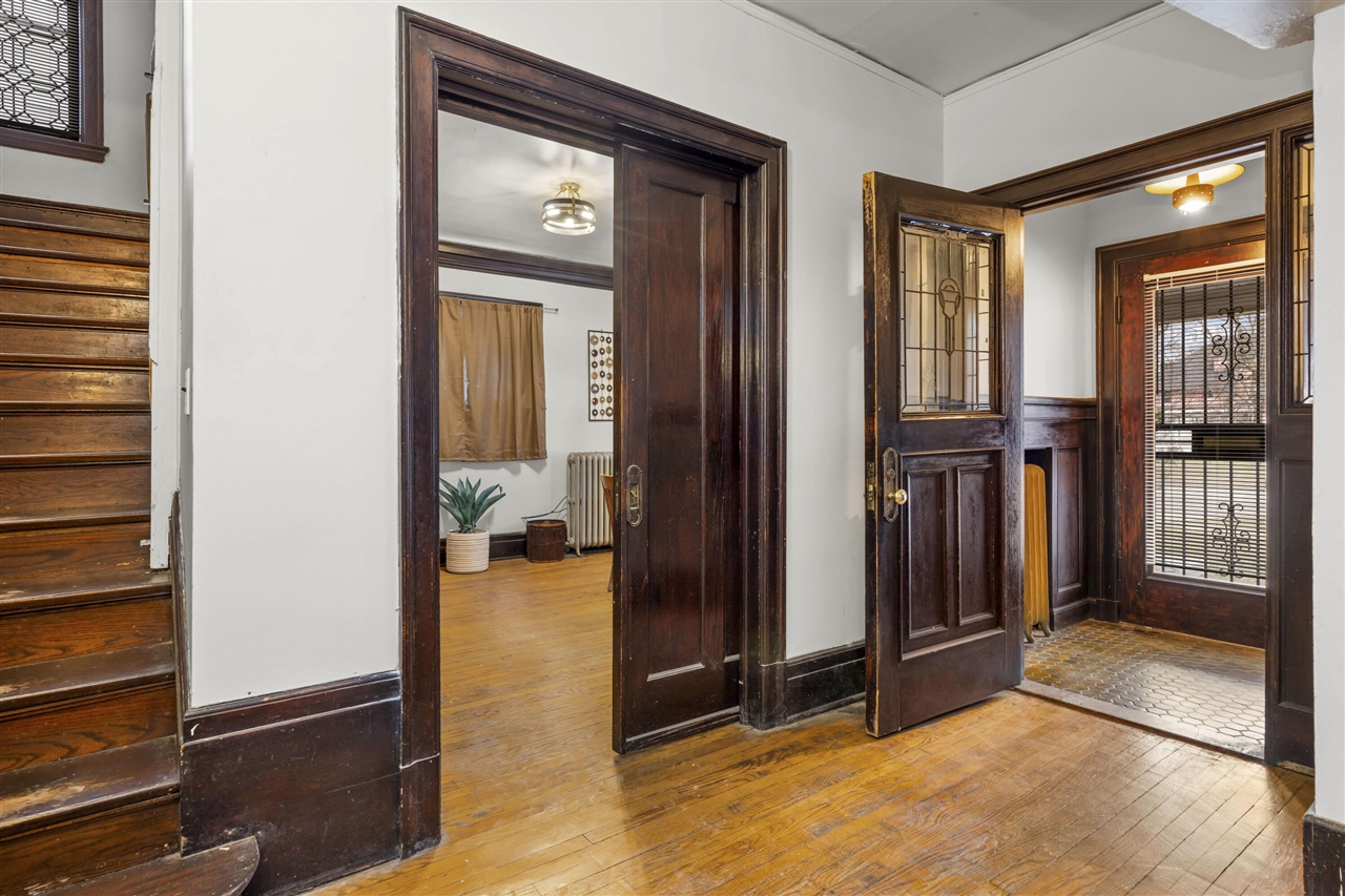 561 E Grand Boulevard, Detroit, MI, 48207-3533