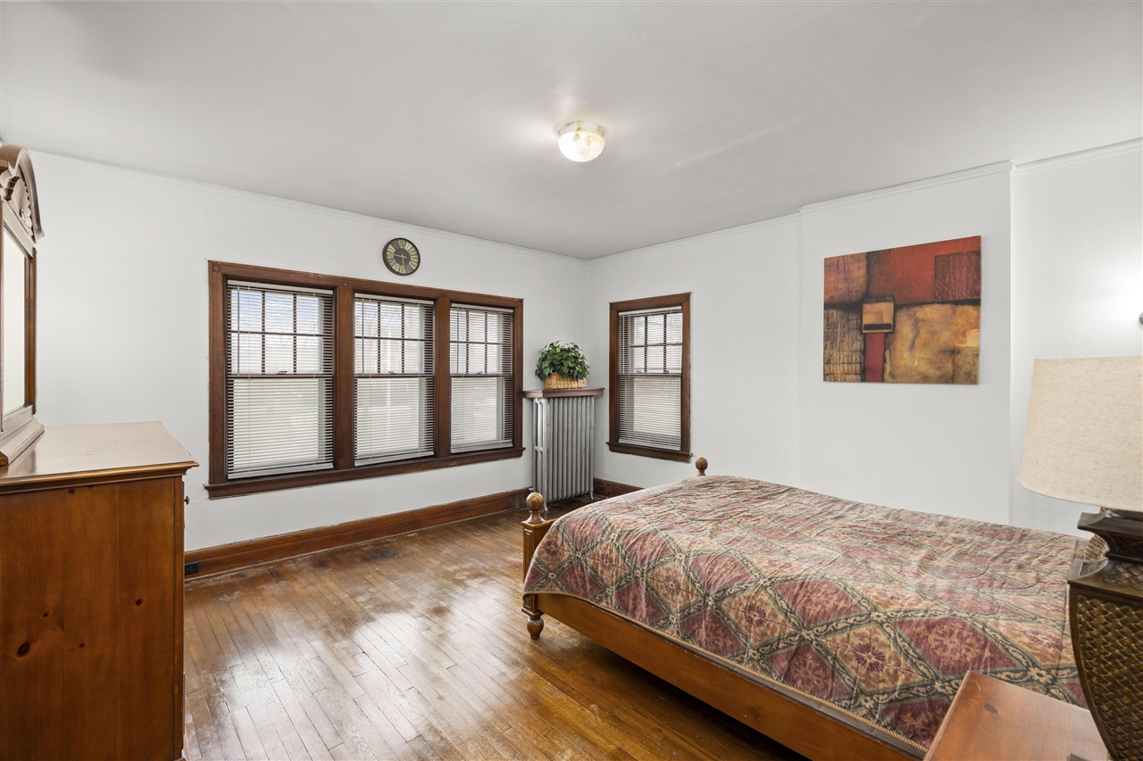 561 E Grand Boulevard, Detroit, MI, 48207-3533