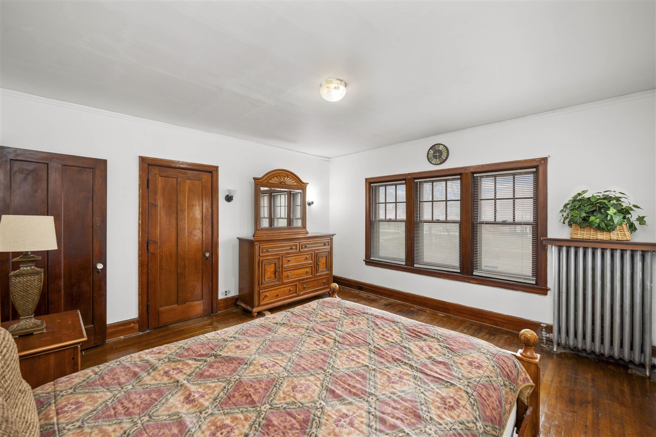 561 E Grand Boulevard, Detroit, MI, 48207-3533