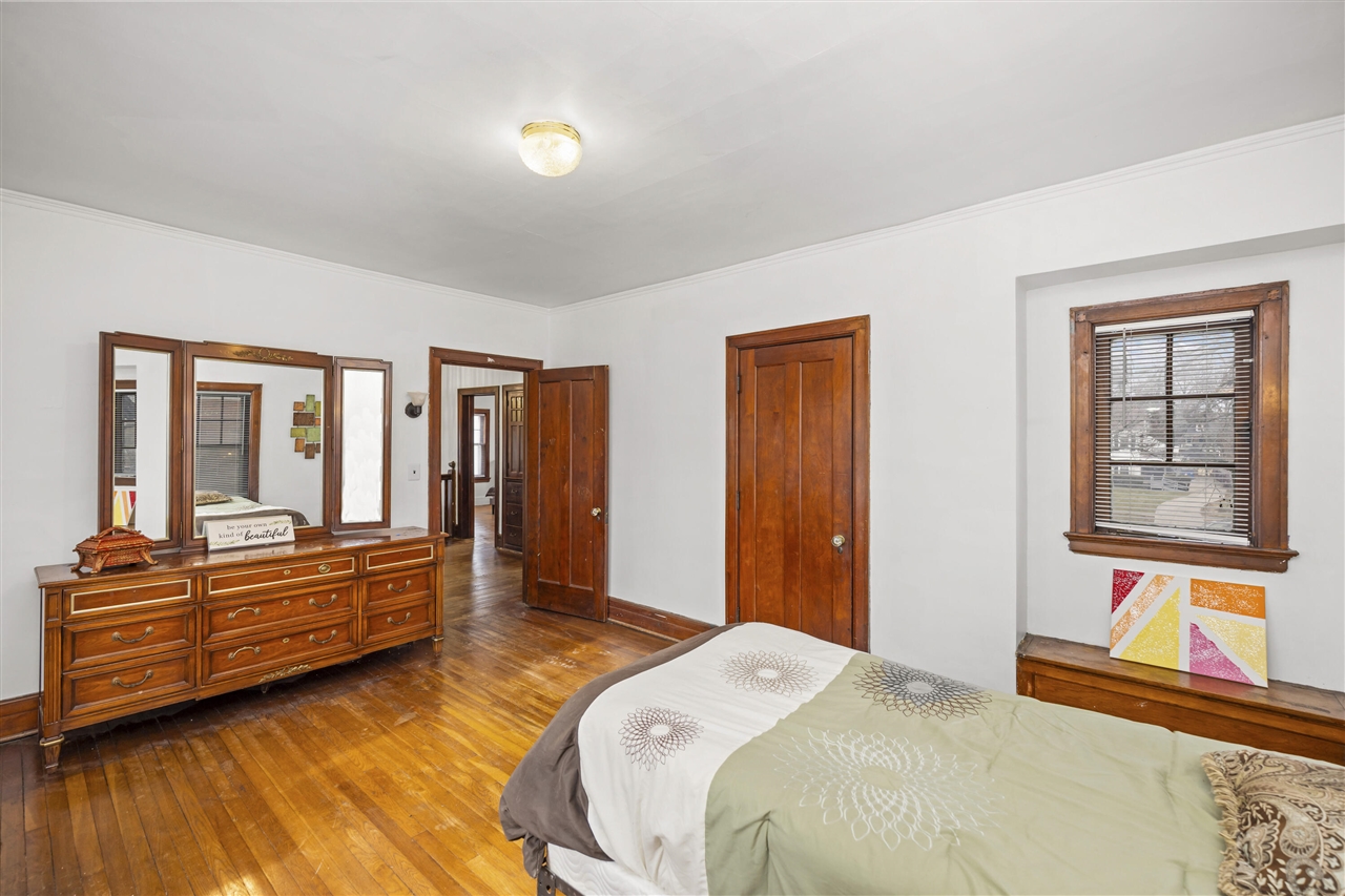 561 E Grand Boulevard, Detroit, MI, 48207-3533