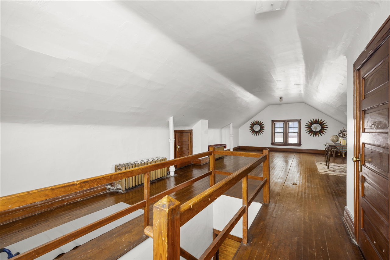 561 E Grand Boulevard, Detroit, MI, 48207-3533