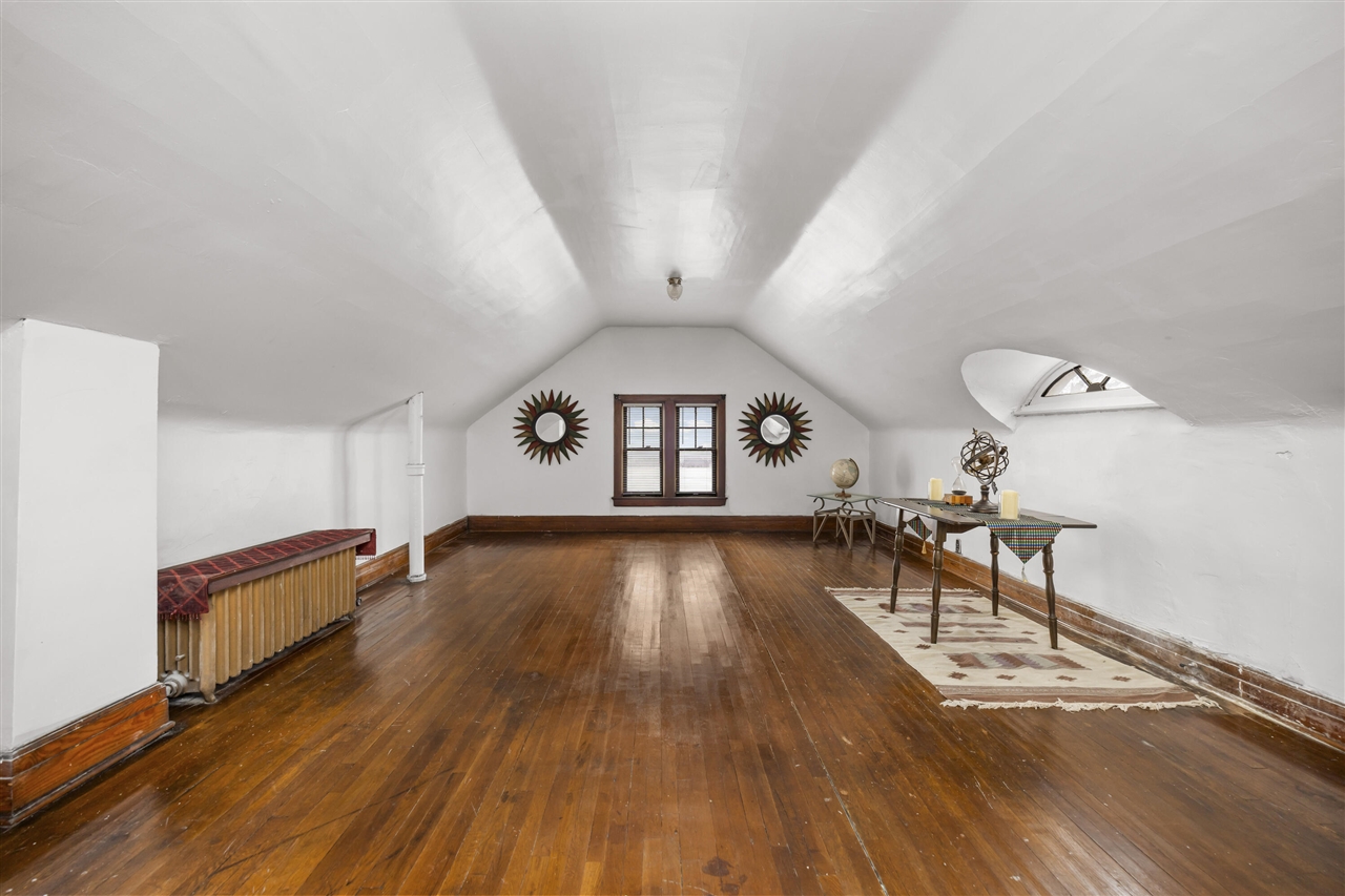 561 E Grand Boulevard, Detroit, MI, 48207-3533