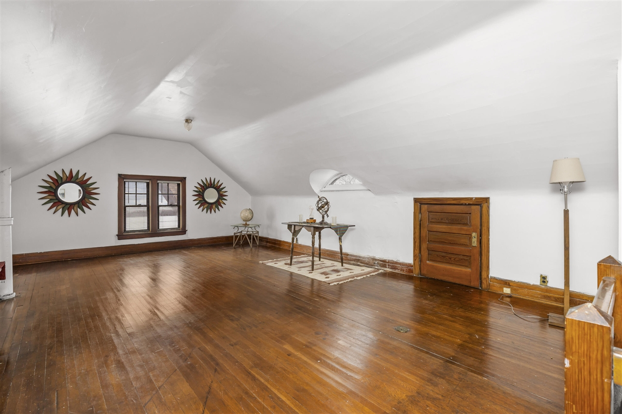 561 E Grand Boulevard, Detroit, MI, 48207-3533