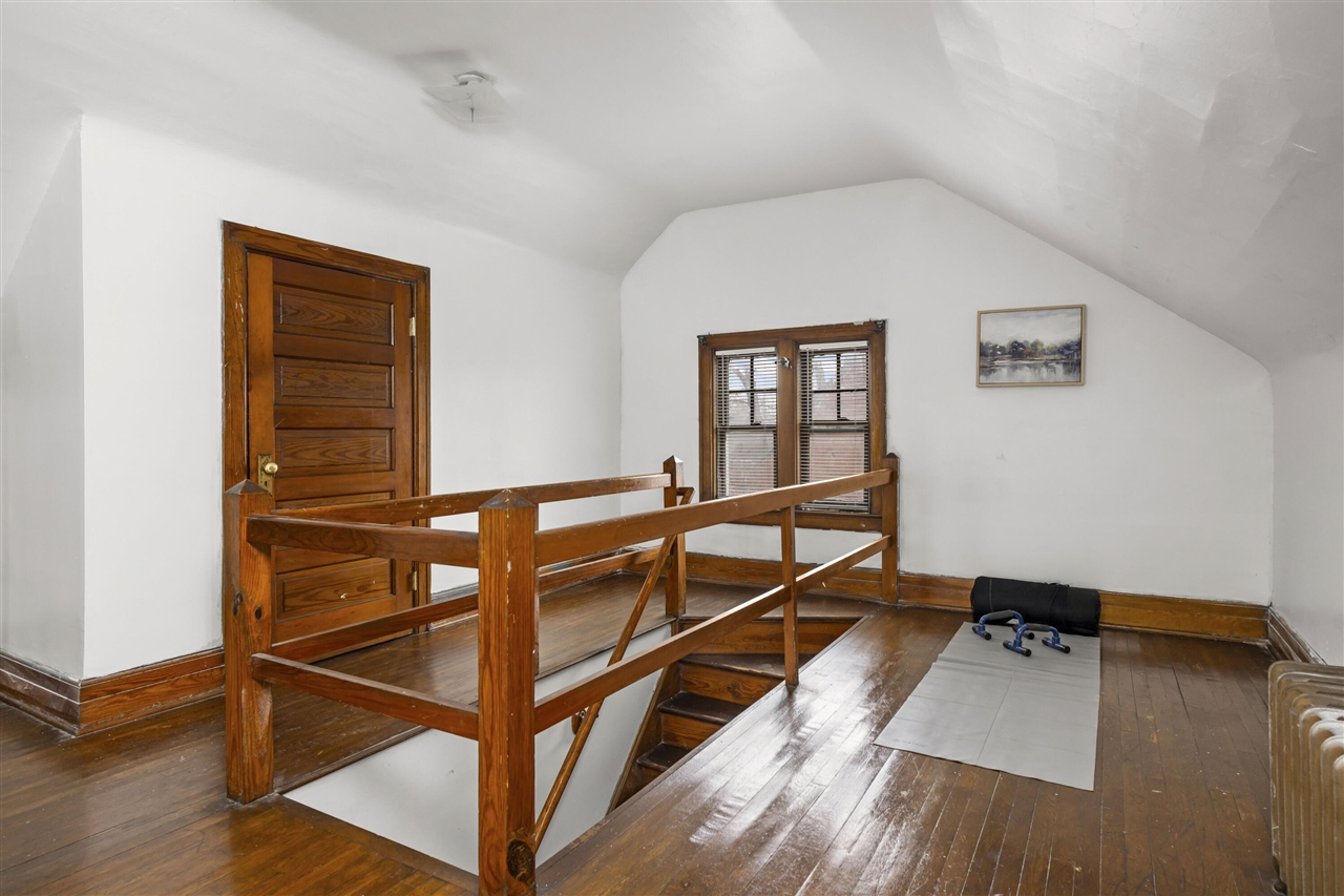 561 E Grand Boulevard, Detroit, MI, 48207-3533