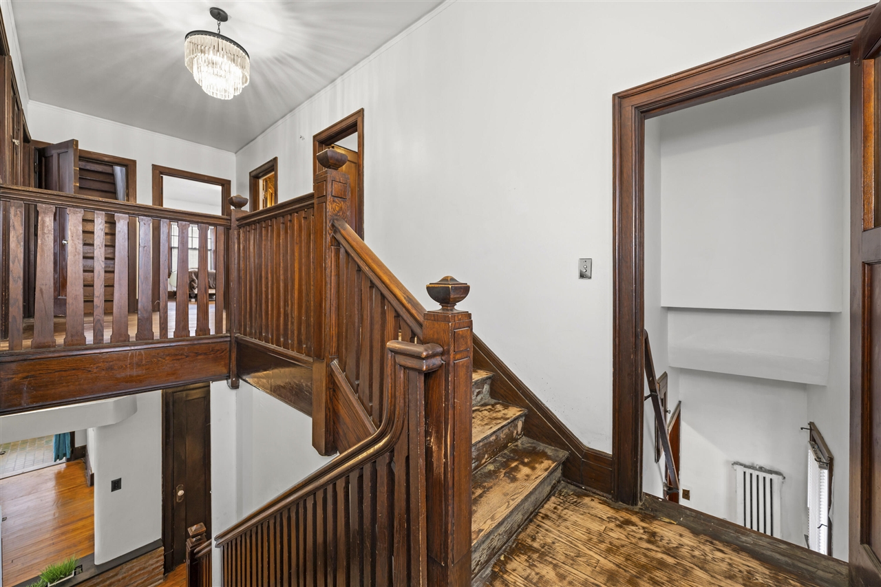 561 E Grand Boulevard, Detroit, MI, 48207-3533