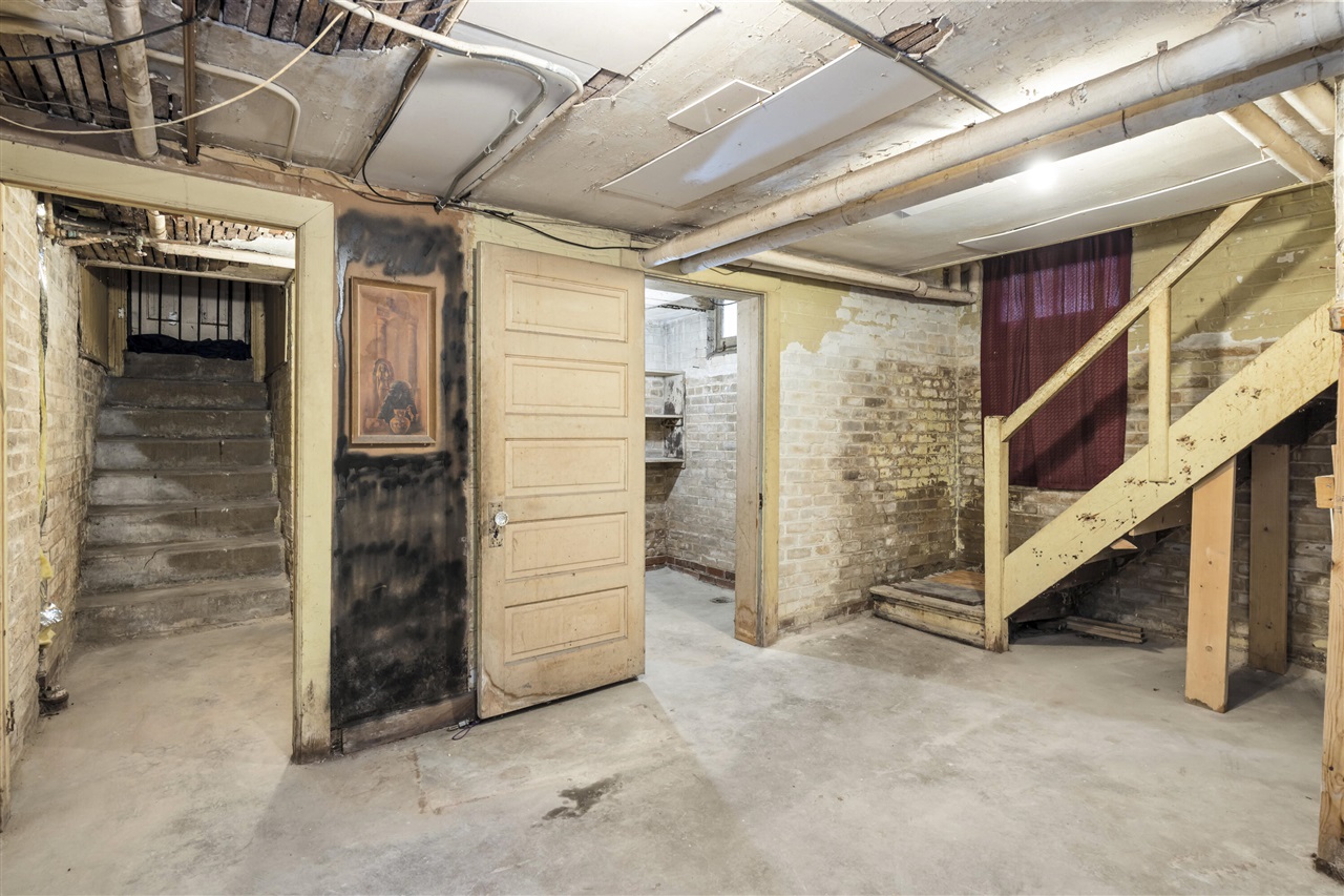 561 E Grand Boulevard, Detroit, MI, 48207-3533