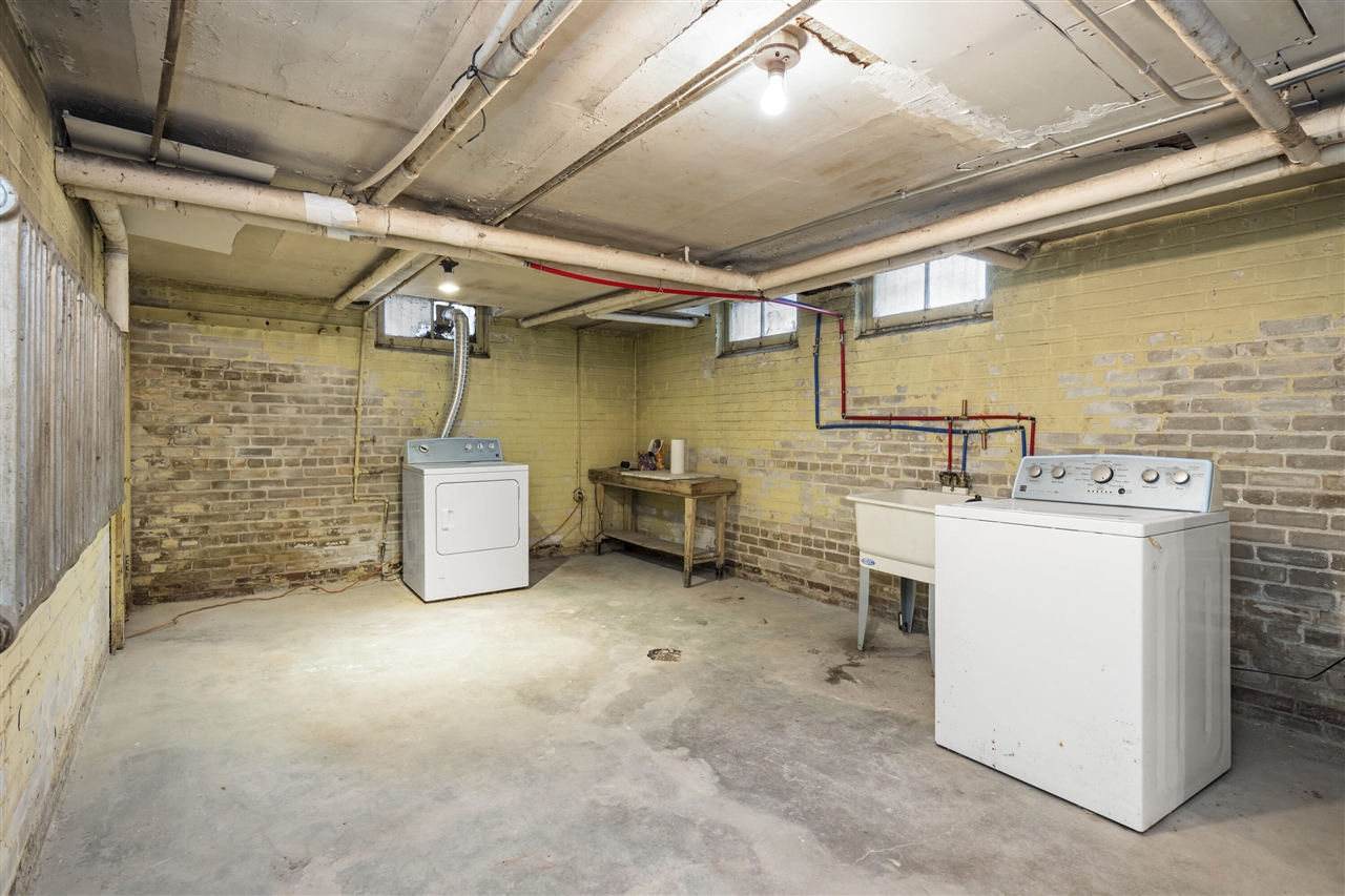 561 E Grand Boulevard, Detroit, MI, 48207-3533