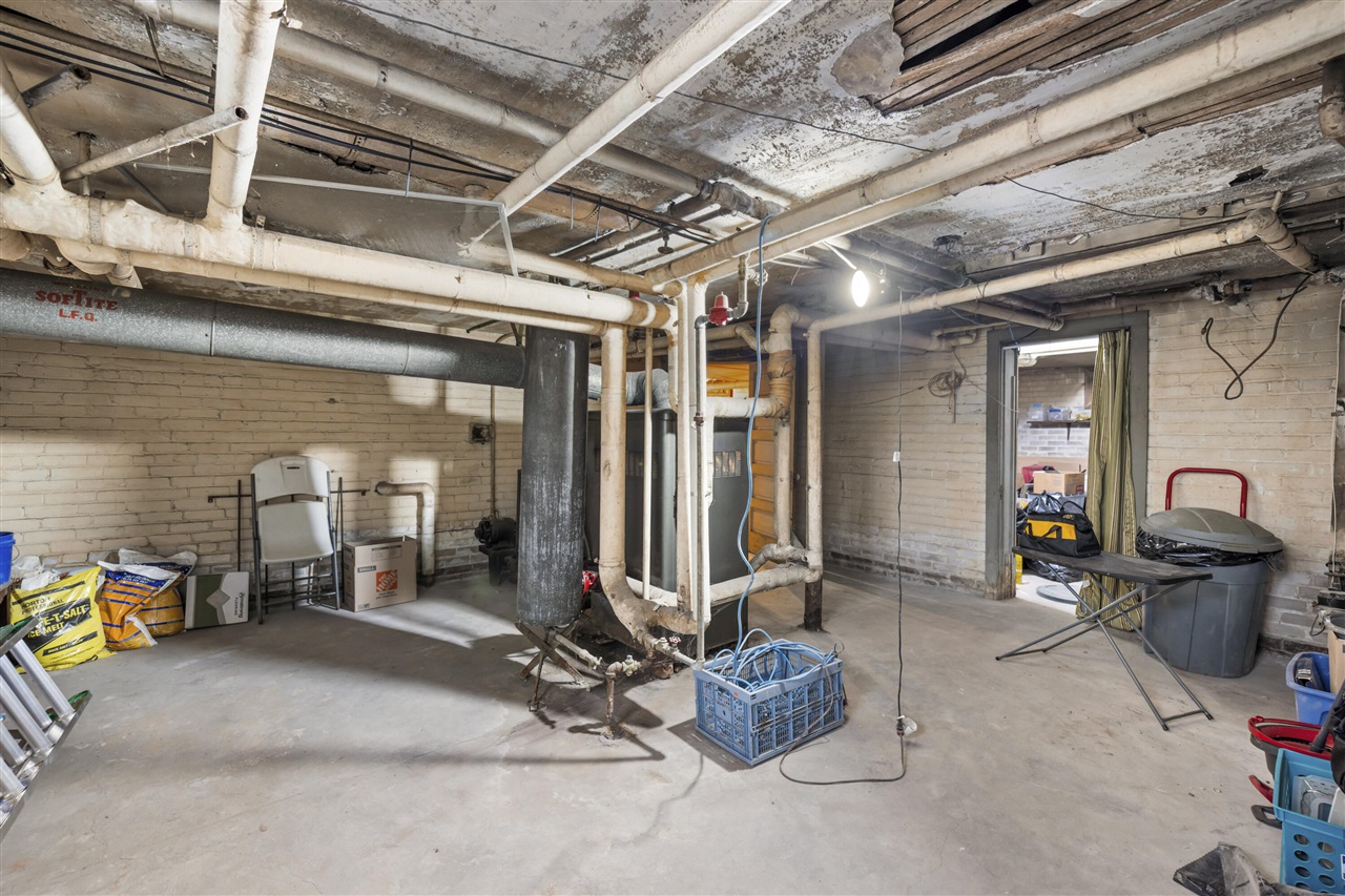 561 E Grand Boulevard, Detroit, MI, 48207-3533