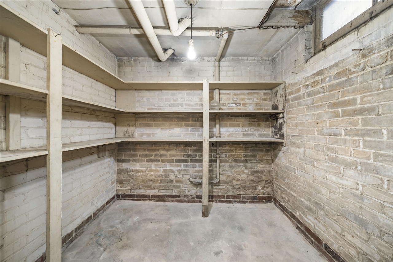 561 E Grand Boulevard, Detroit, MI, 48207-3533