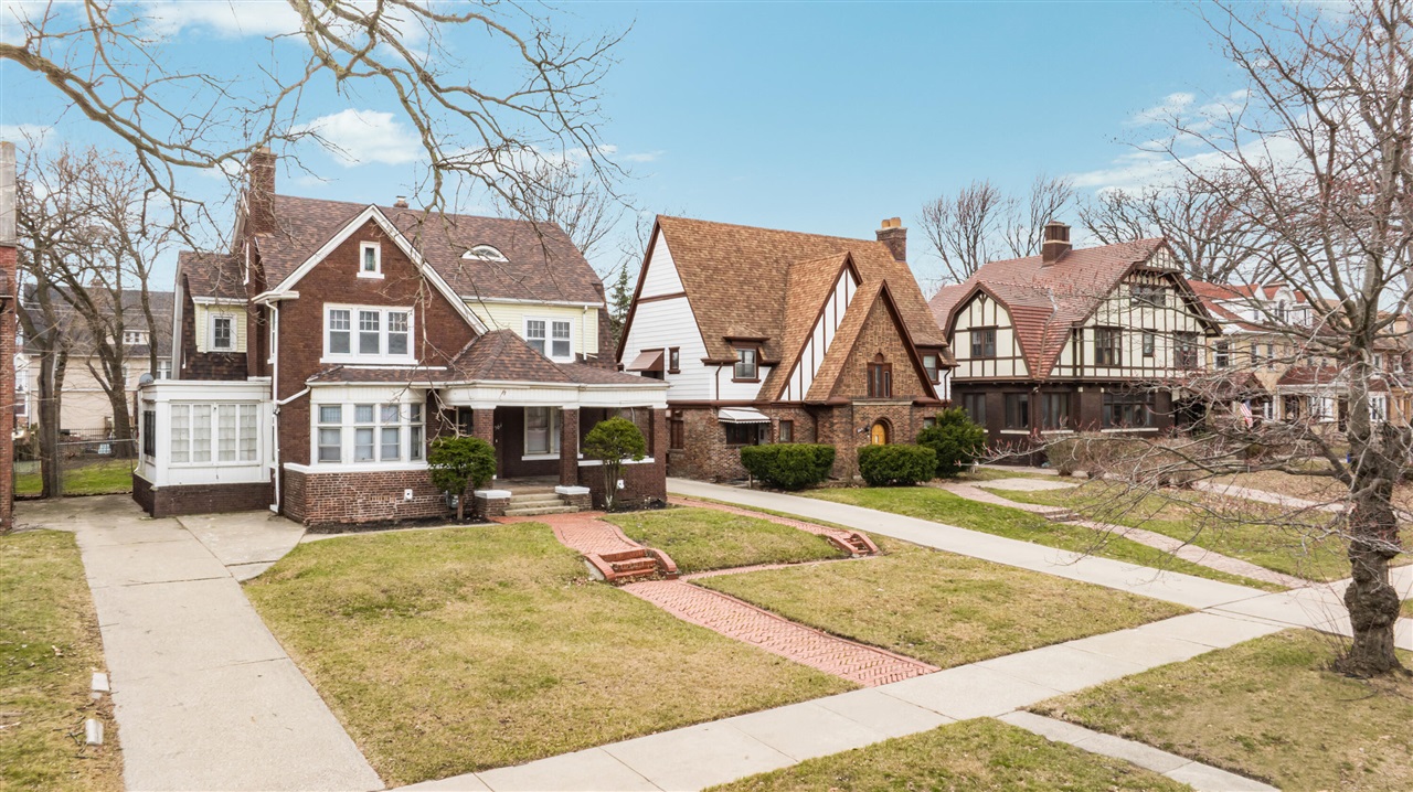 561 E Grand Boulevard, Detroit, MI, 48207-3533