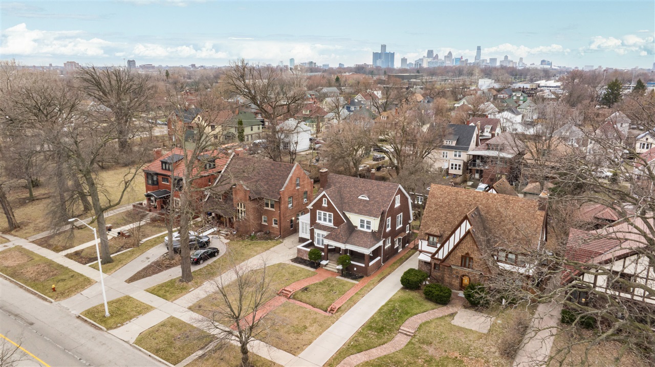 561 E Grand Boulevard, Detroit, MI, 48207-3533