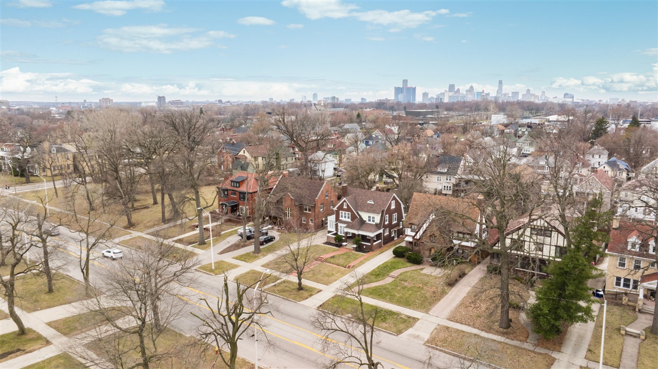 561 E Grand Boulevard, Detroit, MI, 48207-3533