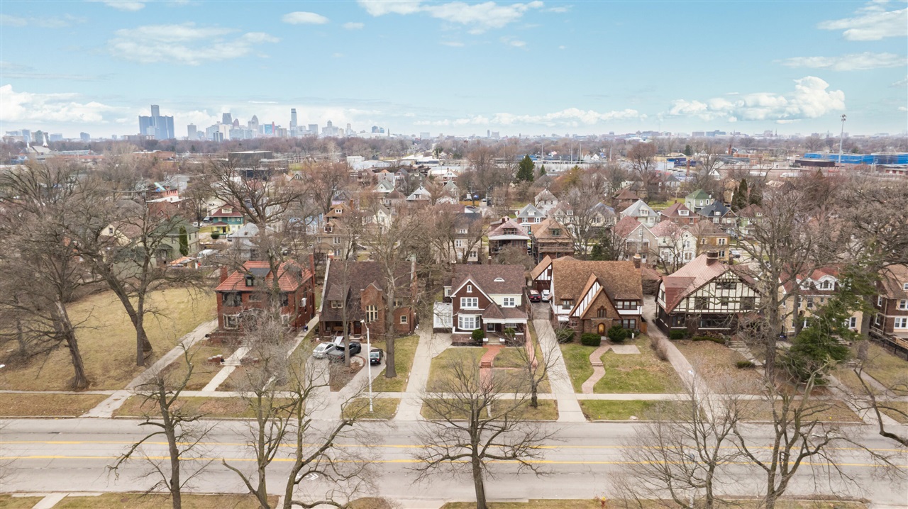 561 E Grand Boulevard, Detroit, MI, 48207-3533