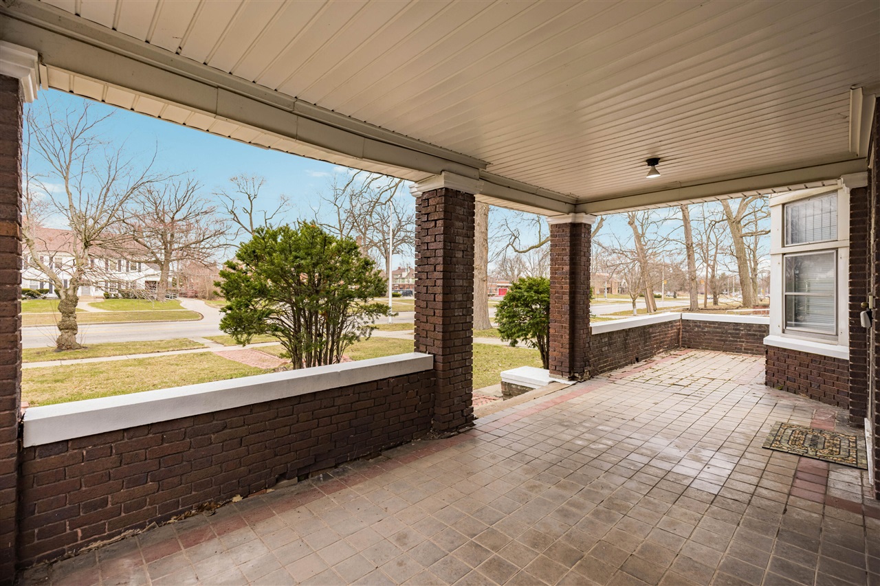 561 E Grand Boulevard, Detroit, MI, 48207-3533