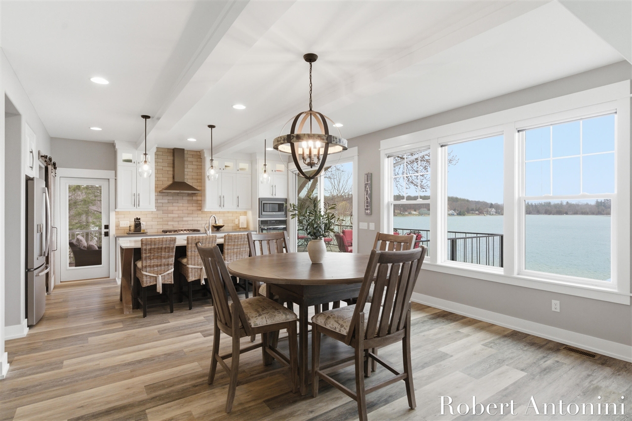 162 Lakeview Drive, Wayland, MI, 49348-9342