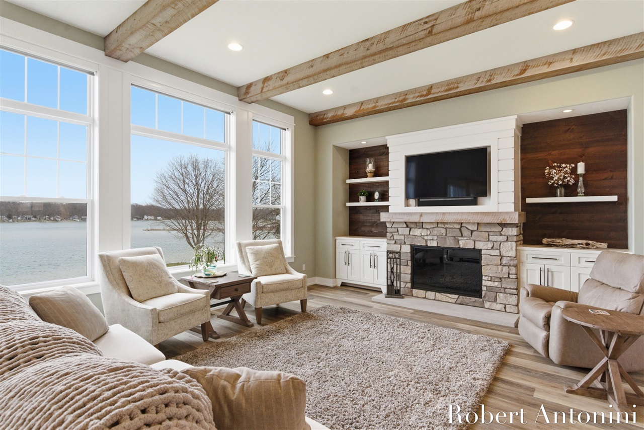 162 Lakeview Drive, Wayland, MI, 49348-9342