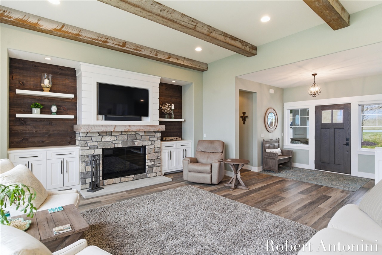 162 Lakeview Drive, Wayland, MI, 49348-9342