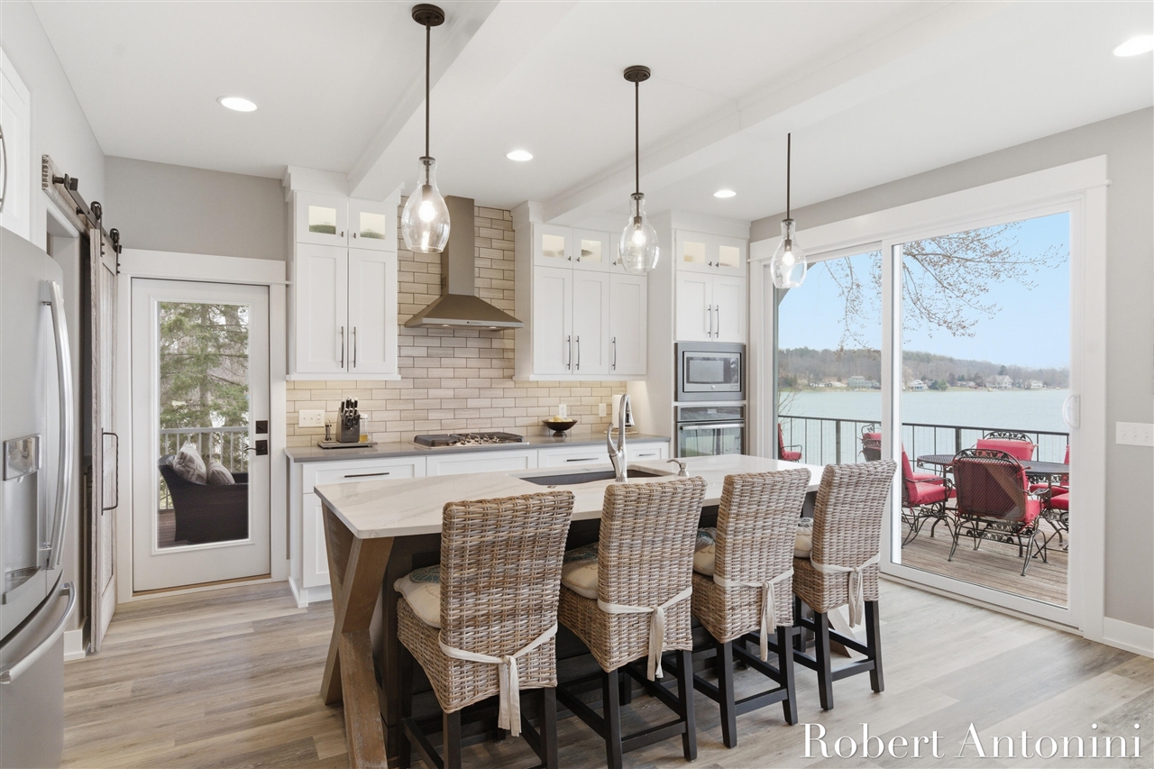 162 Lakeview Drive, Wayland, MI, 49348-9342