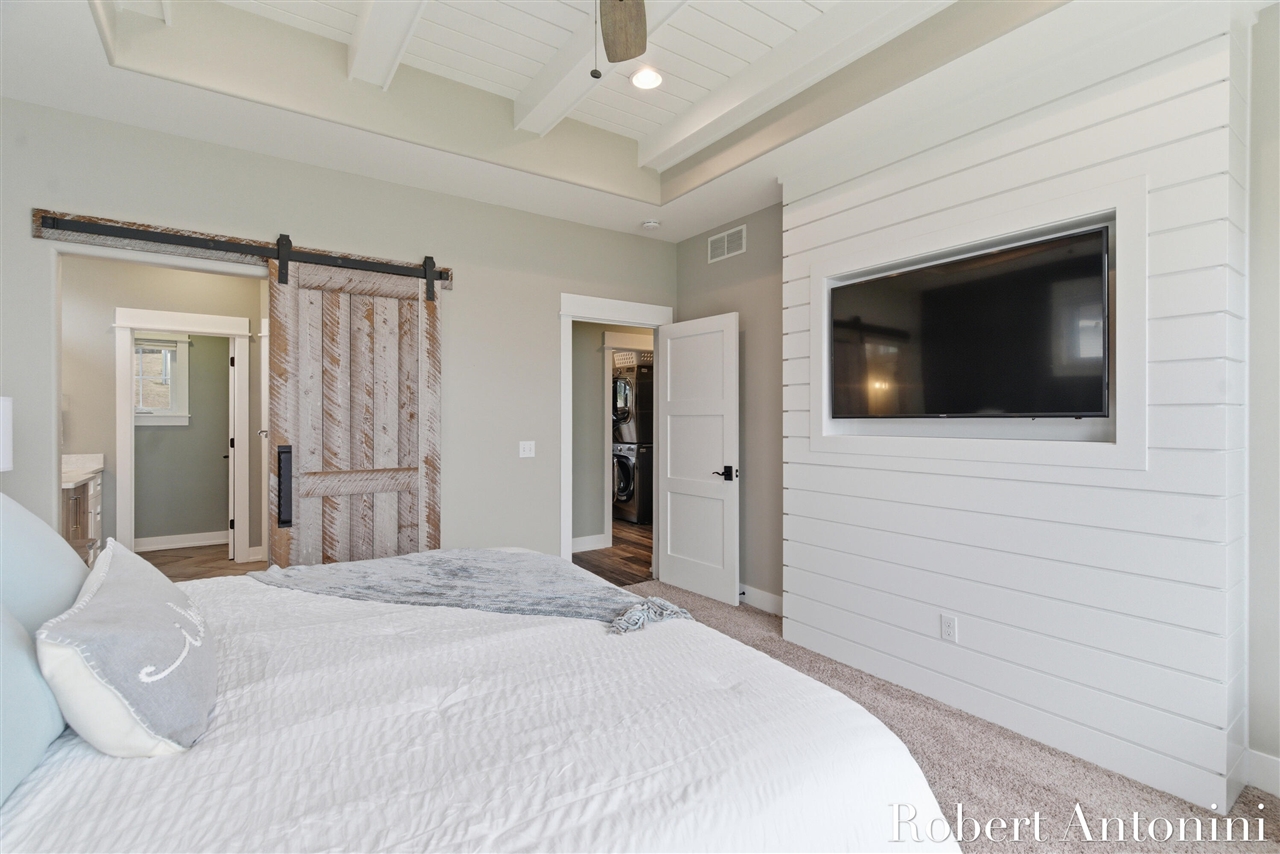 162 Lakeview Drive, Wayland, MI, 49348-9342