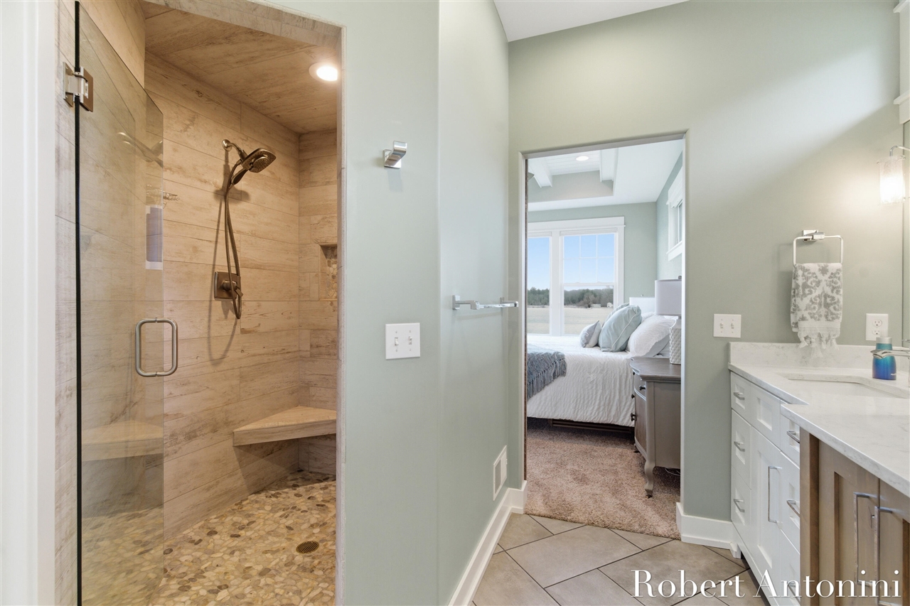 162 Lakeview Drive, Wayland, MI, 49348-9342