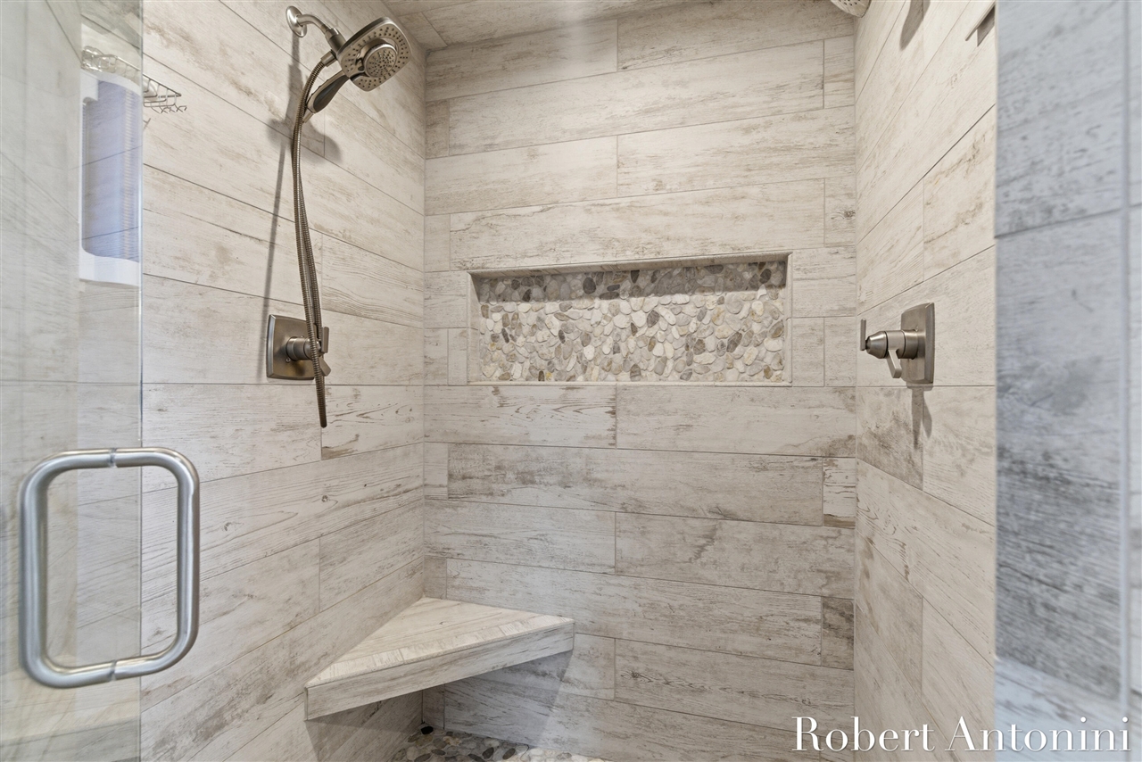 162 Lakeview Drive, Wayland, MI, 49348-9342