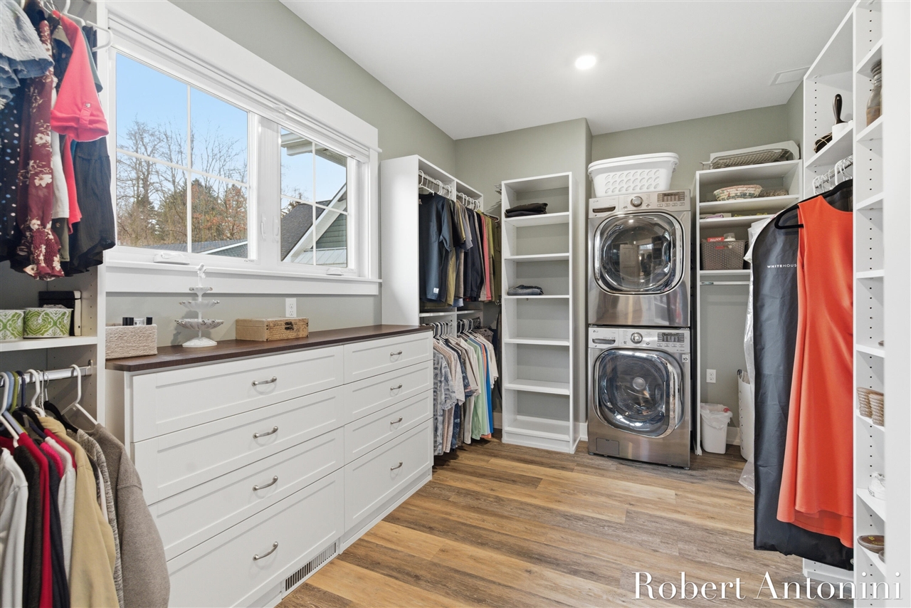 162 Lakeview Drive, Wayland, MI, 49348-9342