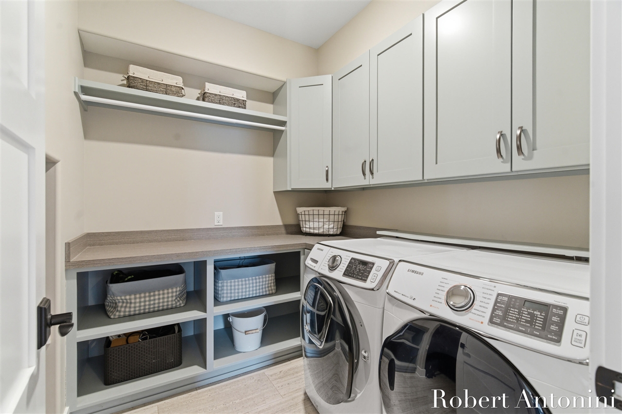 162 Lakeview Drive, Wayland, MI, 49348-9342