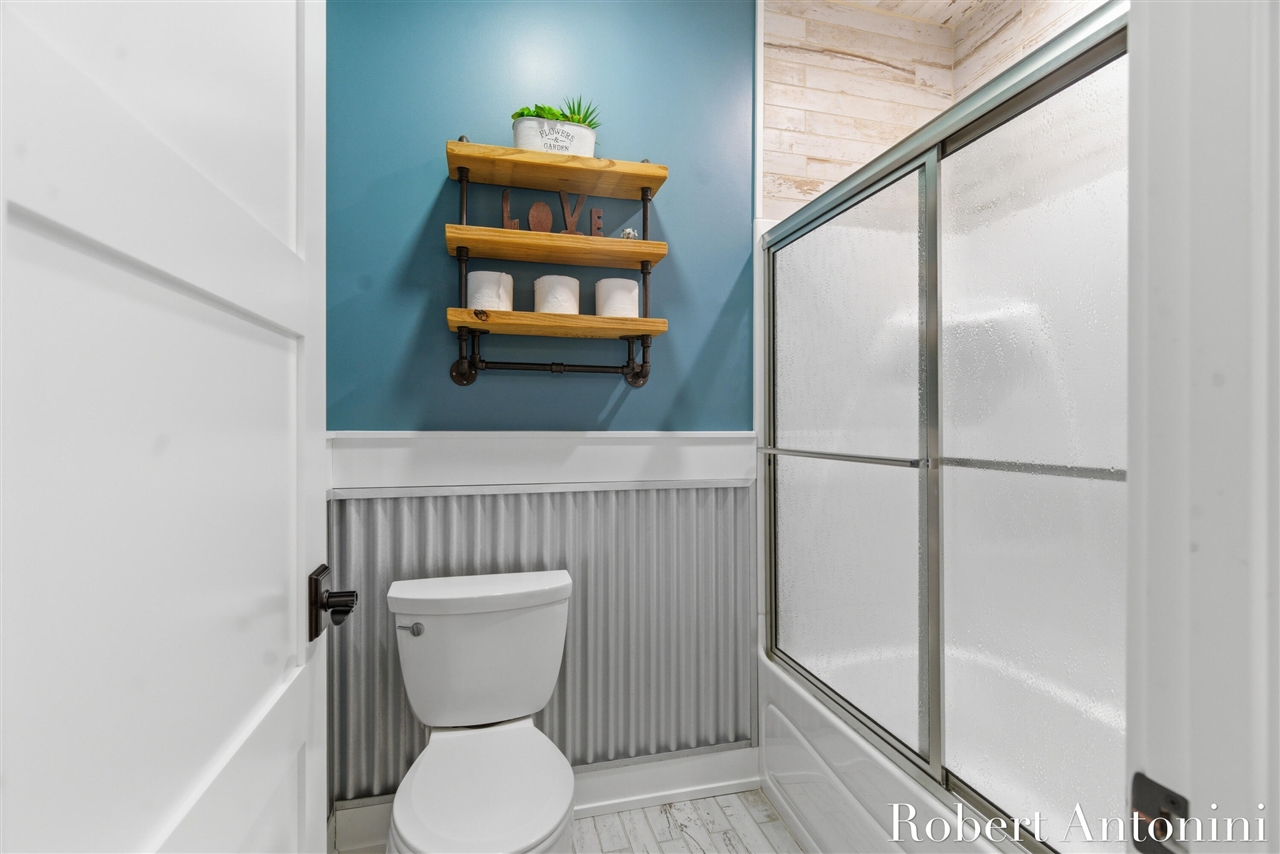 162 Lakeview Drive, Wayland, MI, 49348-9342