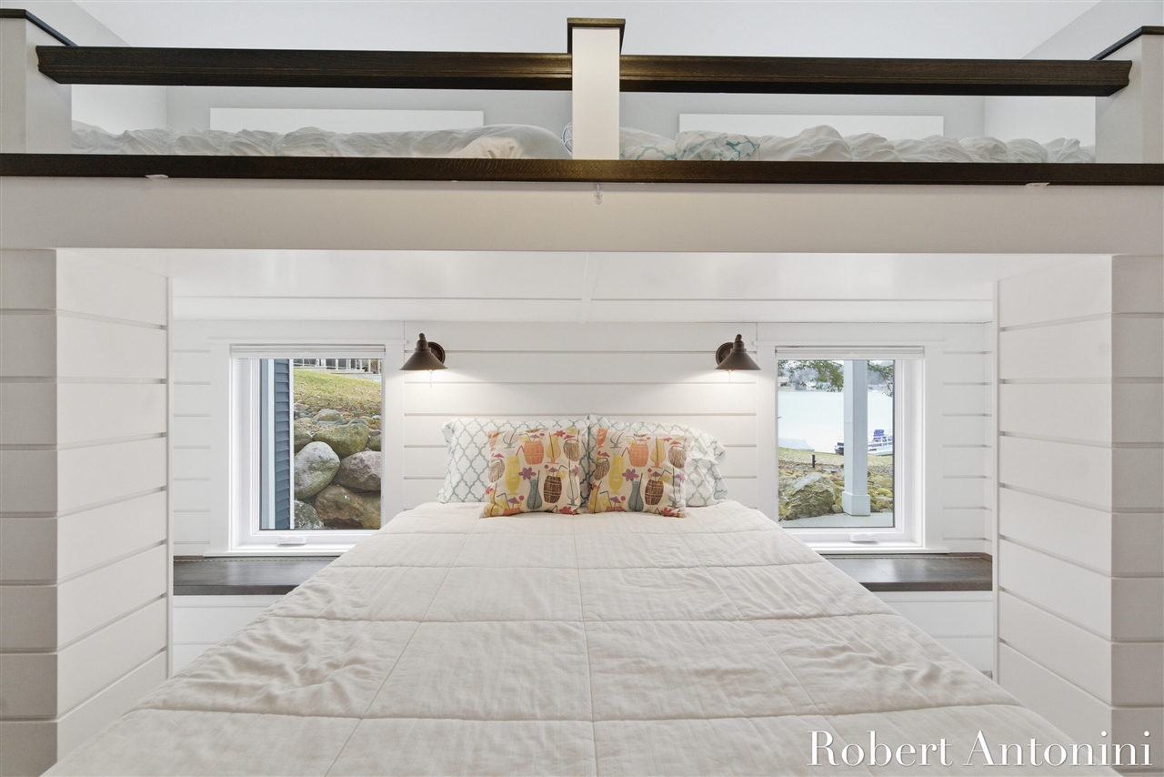 162 Lakeview Drive, Wayland, MI, 49348-9342