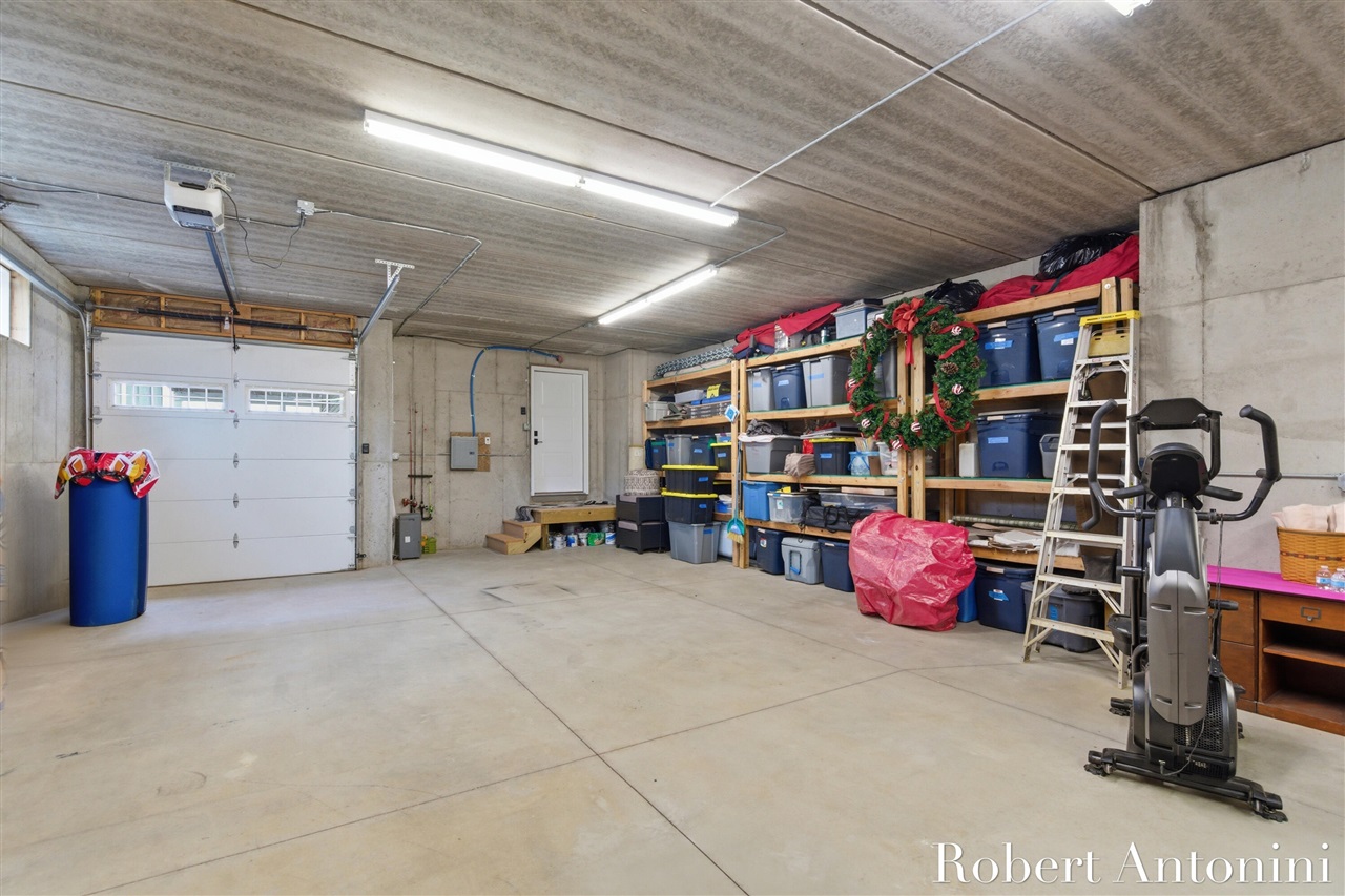 162 Lakeview Drive, Wayland, MI, 49348-9342