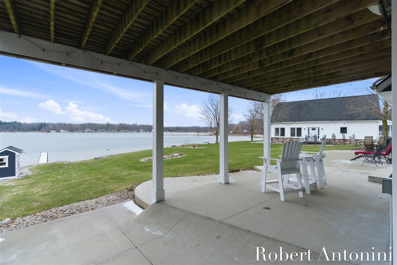 162 Lakeview Drive, Wayland, MI, 49348-9342