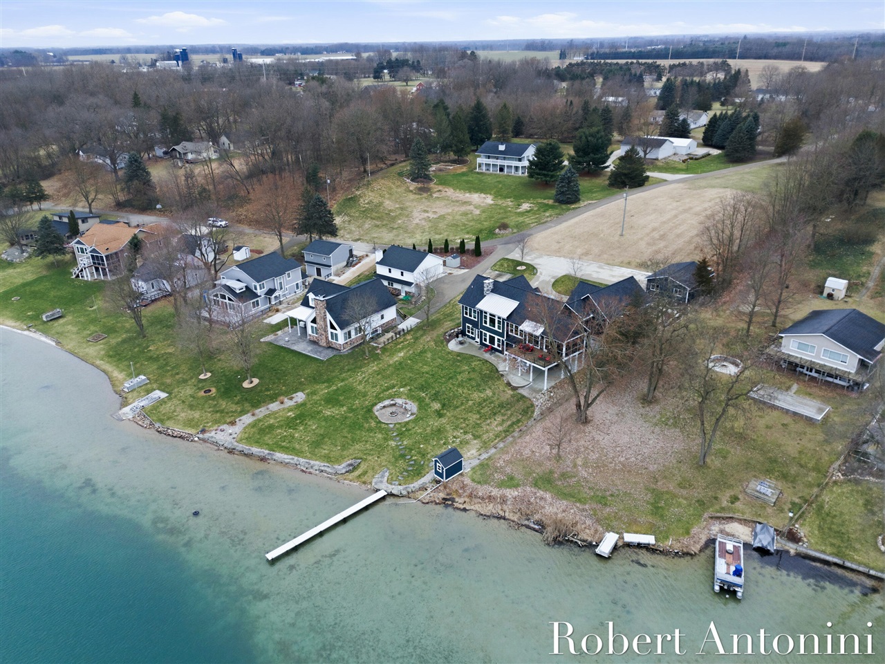 162 Lakeview Drive, Wayland, MI, 49348-9342