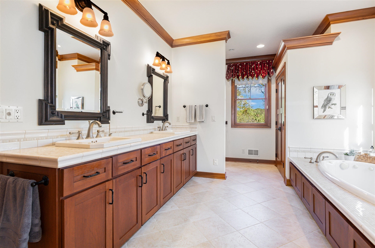 9733 Blue Heron Drive, Eaton Rapids, MI, 48827-8519