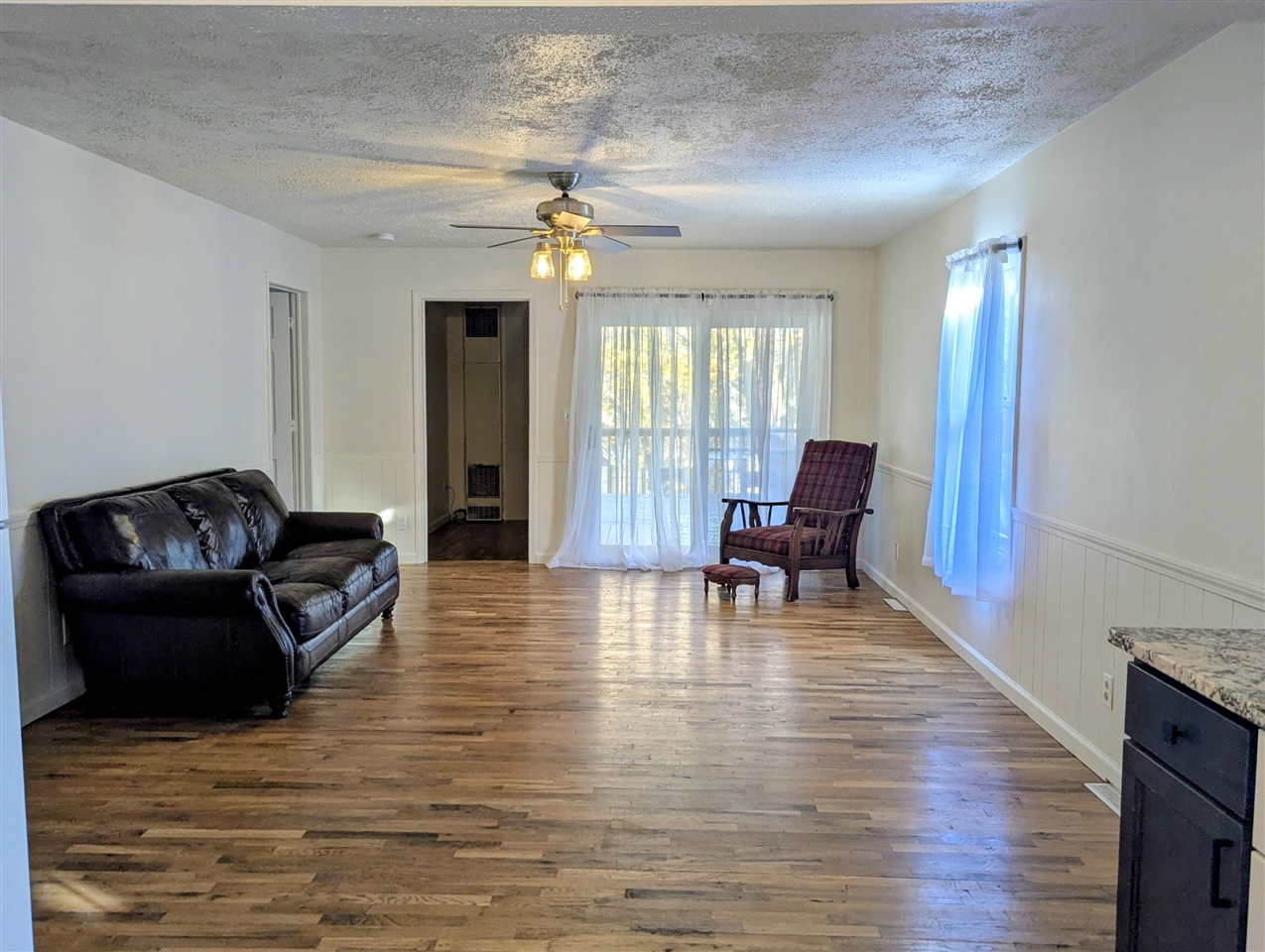 27 W Wood Street, Newaygo, MI, 49337-8992