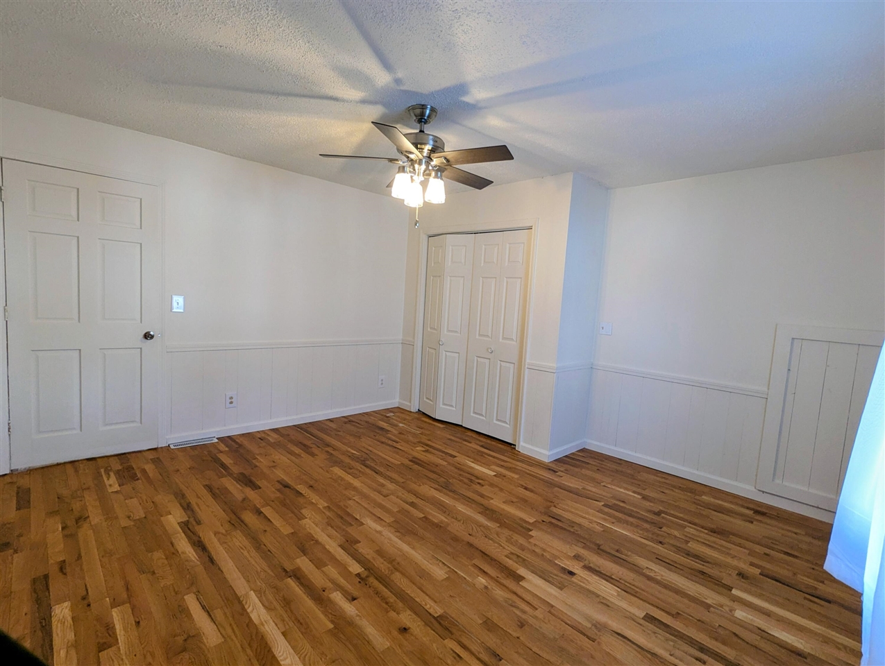 27 W Wood Street, Newaygo, MI, 49337-8992